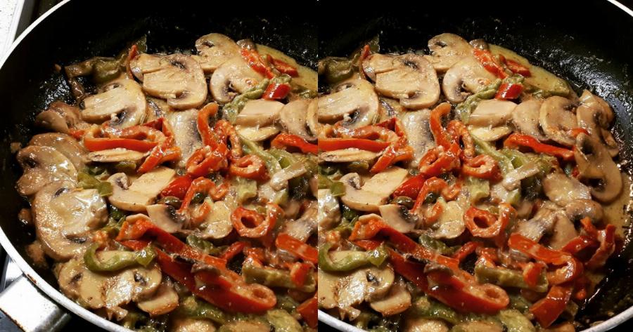 Μανιτάρια αλα κρεμ χωρίς κρέμα γαλάτος αλλά με πιπεριές