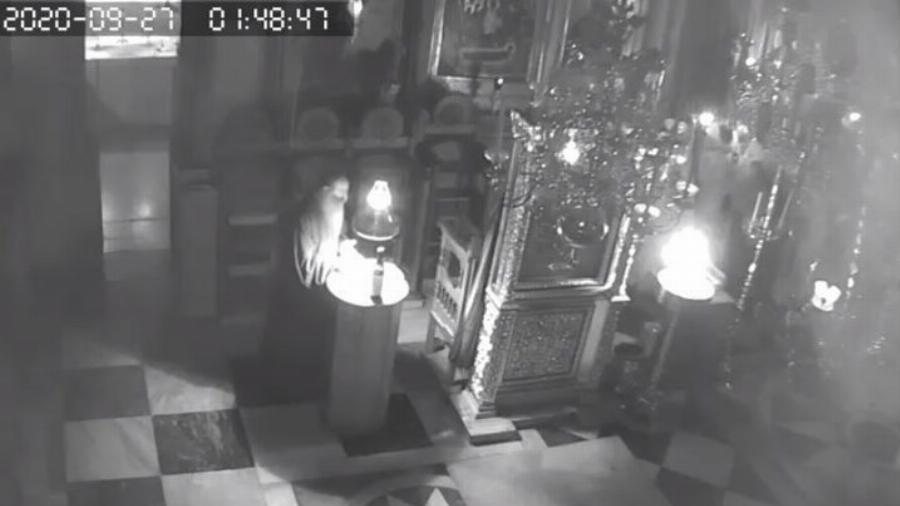 Άγιος Όρος σεισμός: Πέφτουν οι σοβάδες και οι μοναχοί ψέλνουν – Βίντεο που κάνει το γύρο του κόσμου