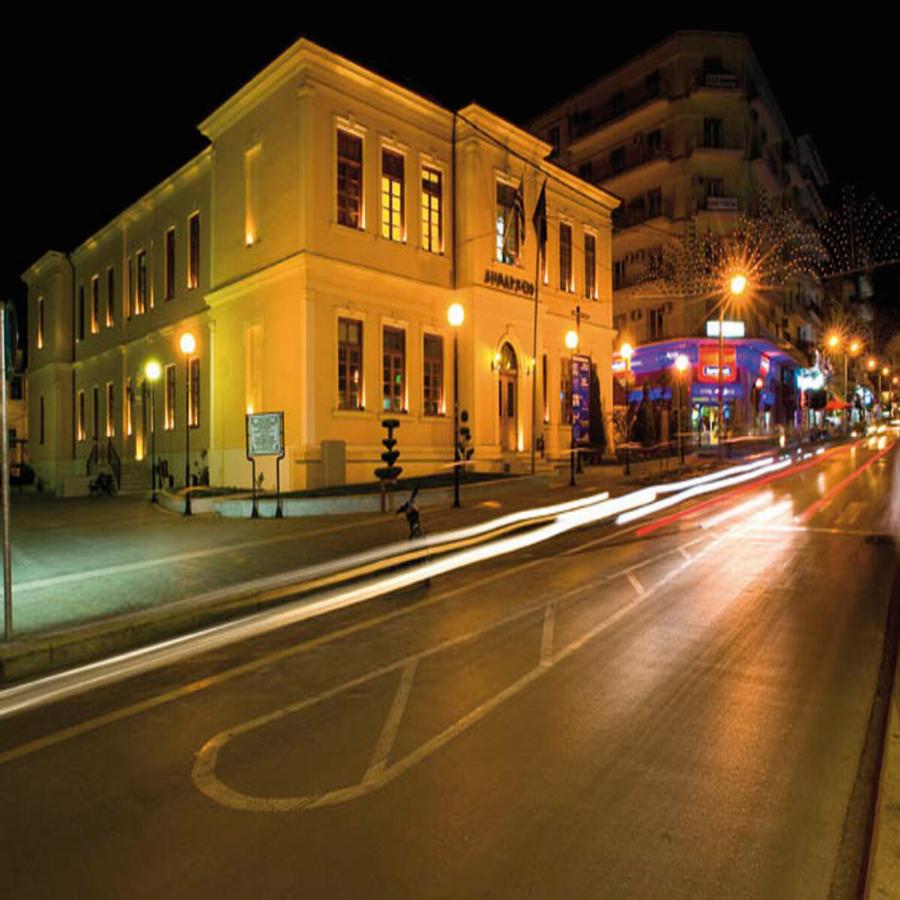 Ιερουσαλήμ της Ελλάδας: Πας με αυτοκίνητο, είναι πολύχρωμη, έχει πάνω από 70 ναούς και εξαιρετικό φαγητό