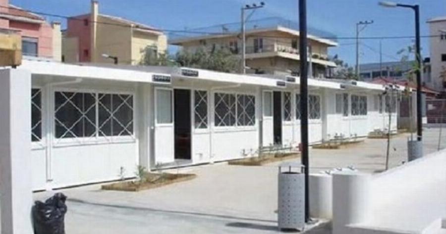 Σχολείο κοντέινερ: Σε κοντέινερ και χωρίς μάσκα μαθητές σχολείου – Ποιο σχολείο είναι το συγκεκριμένο