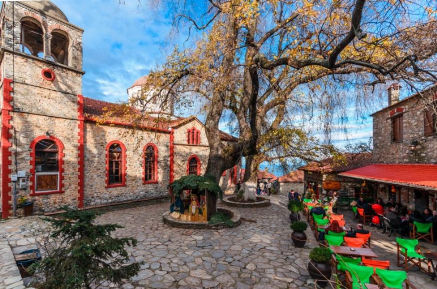 Tέσσερα χωριά για μαγικά Σαββατοκύριακα το Σεπτέμβριο σε υπέροχους φθινοπωρινούς προορισμούς