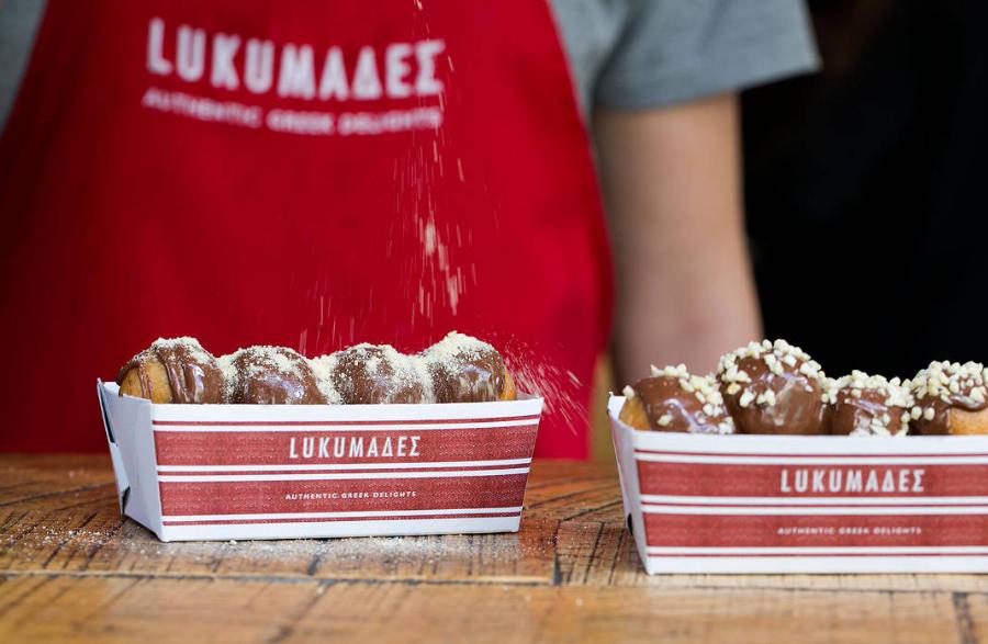 Τα εφτά καλύτερα μαγαζιά για να απολάυσεις γευστικούς, μοναδικούς και φθηνούς λουκουμάδες