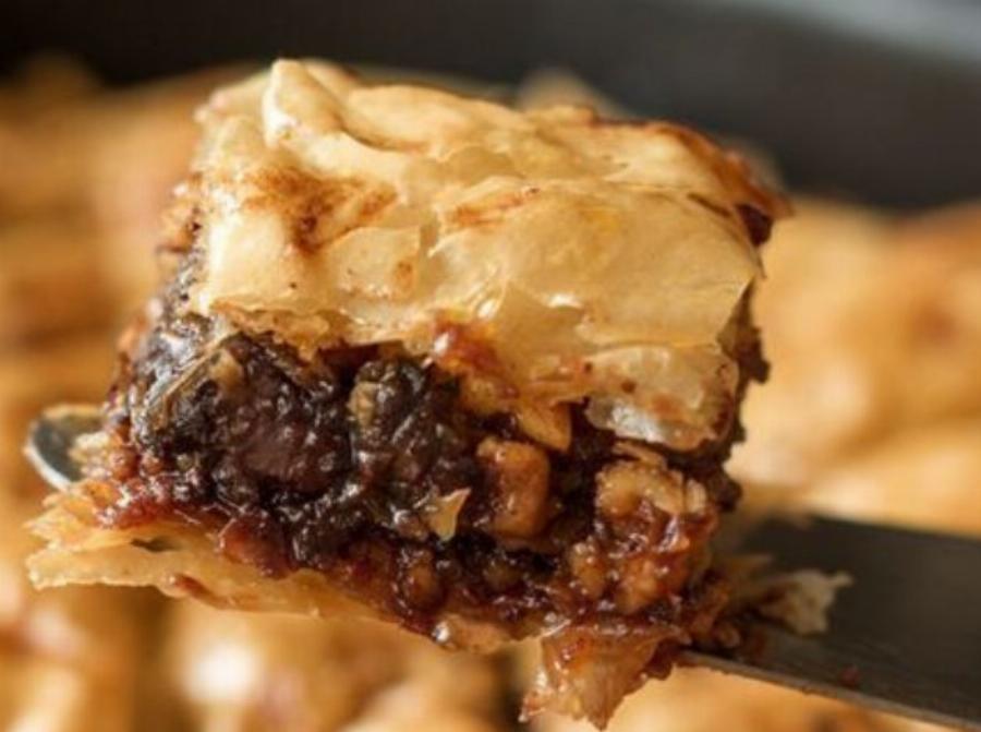 Μπακλαβάς με σοκολάτα: Συνταγή για αρχάριους έτοιμη σε λίγο χρόνο