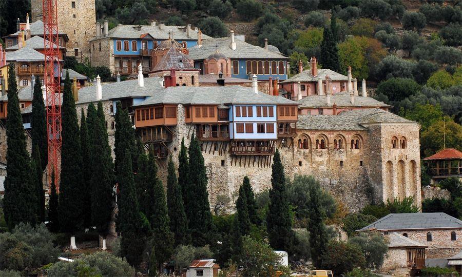 Άγιος Όρος σεισμός: Πέφτουν οι σοβάδες και οι μοναχοί ψέλνουν – Βίντεο που κάνει το γύρο του κόσμου