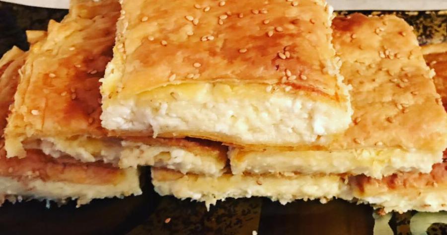 Τυρόπιτα με μπεσαμέλ: Πολύ εύκολη και νόστιμη συνταγή