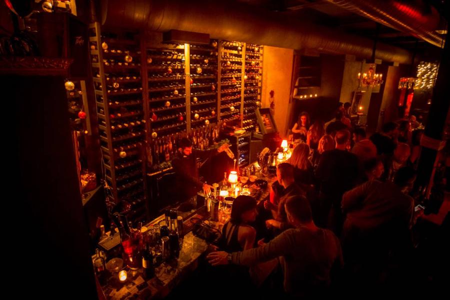 Τα 5 πιο ρομαντικά μπαράκια στην Αθήνα, για να βγεις με το ταίρι σου και να περάσεις μια αξέχαστη νύχτα