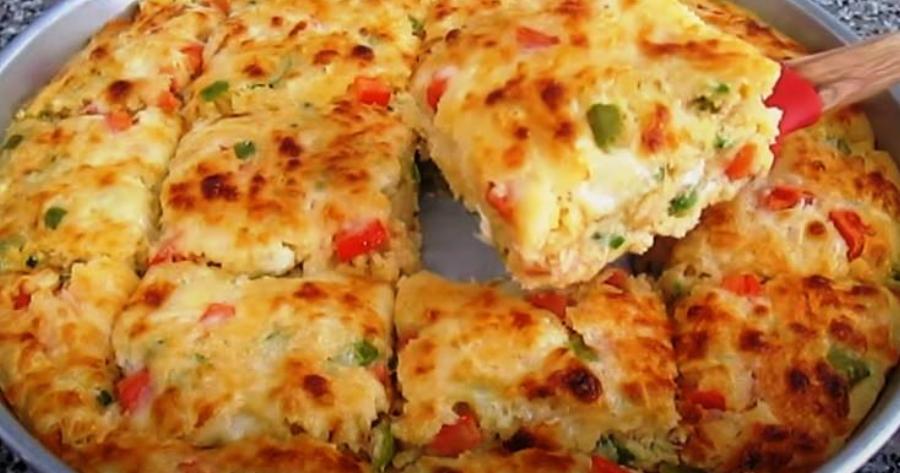 Σμυρνέικη συνταγή: Αφράτη, γευστική πίτα σαν σουφλέ με πιπεριές & πατάτες