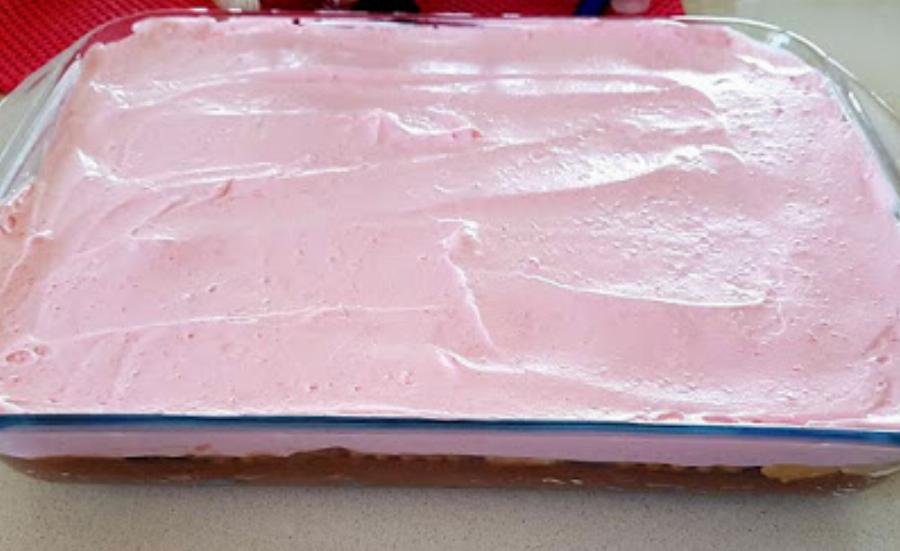 Γλυκό ψυγείου με φράουλα και σοκολάτα: Συνταγή και για τον πιο αρχάριο