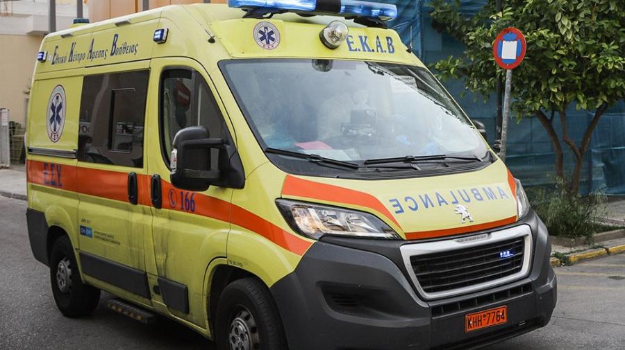 Πέλλα τραγωδία: 10χρονος πέθανε όταν καταπλακώθηκε από το κλαρκ που οδηγούσε ο πατέρας του