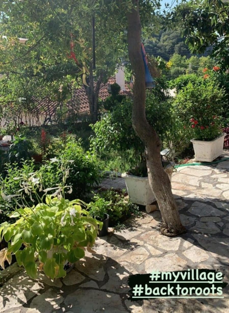 Ποταμούλα: Η Ζέτα Μακρυπούλια μας ξεναγεί στο υπέροχο χωριό της