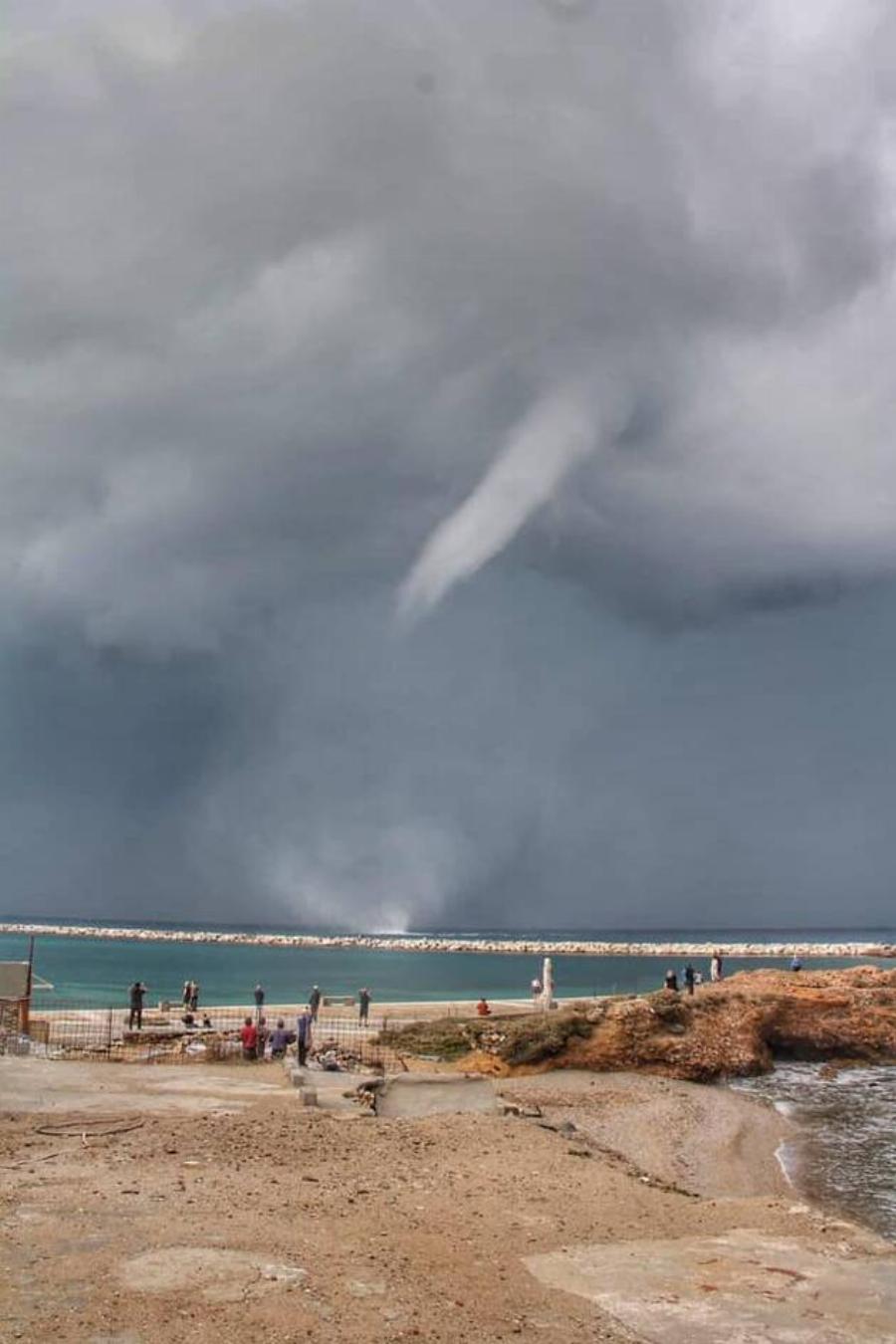 Νάξος υδροστρόβιλος: Εντυπωσιακό θέαμα στο νησί – Βίντεο και φωτογραφίες