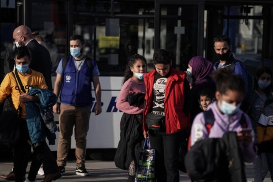 Ελλάδα πρόσφυγες: Αναχώρησαν για Γερμανία 101 πρόσφυγες