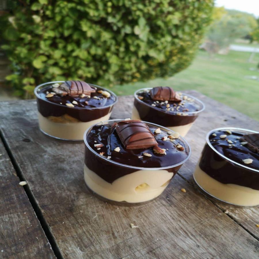 Προφιτερόλ με kinder bueno σε ατομικά ποτηράκια για να γλείφετε τα δάχτυλά σας