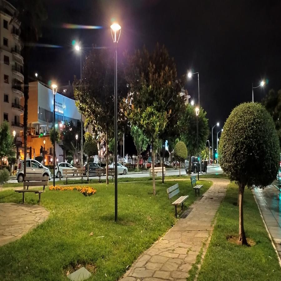 Θεσσαλονίκη κέντρο: Ο νέος φωτισμός εντυπωσιάζει και αλλάζει τελείως την όψη του κέντρου – Πανέμορφες εικόνες