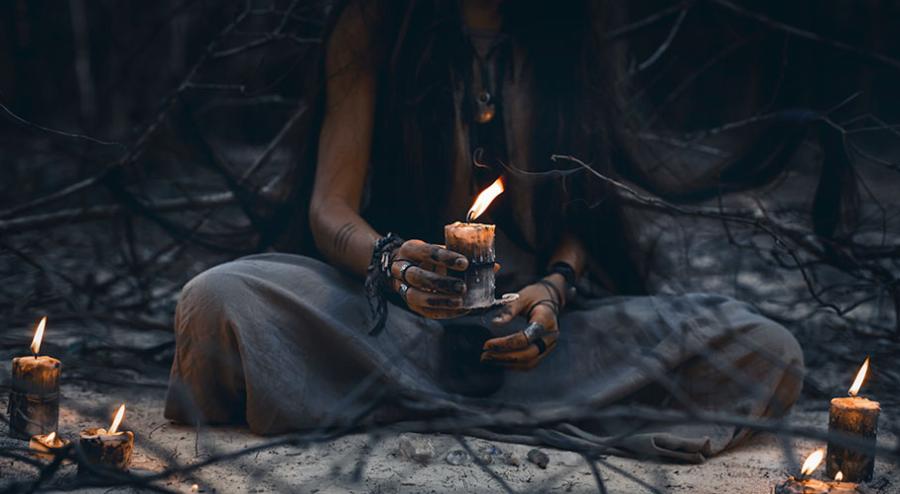 Φθιώτιδα: Αδίστακτη γυναίκα απέσπασε χρήματα από οικογένεια για να κάνει μάγια