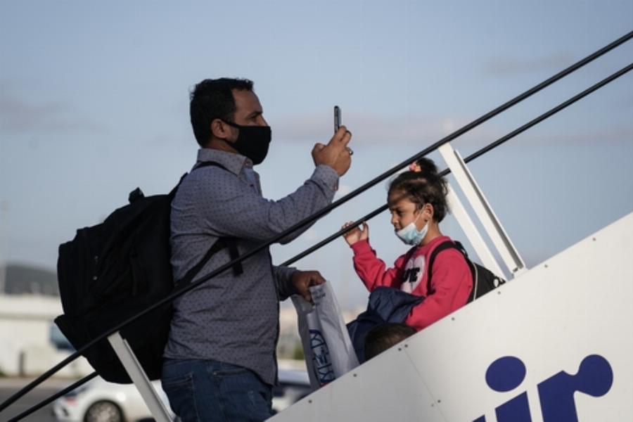 Ελλάδα πρόσφυγες: Αναχώρησαν για Γερμανία 101 πρόσφυγες