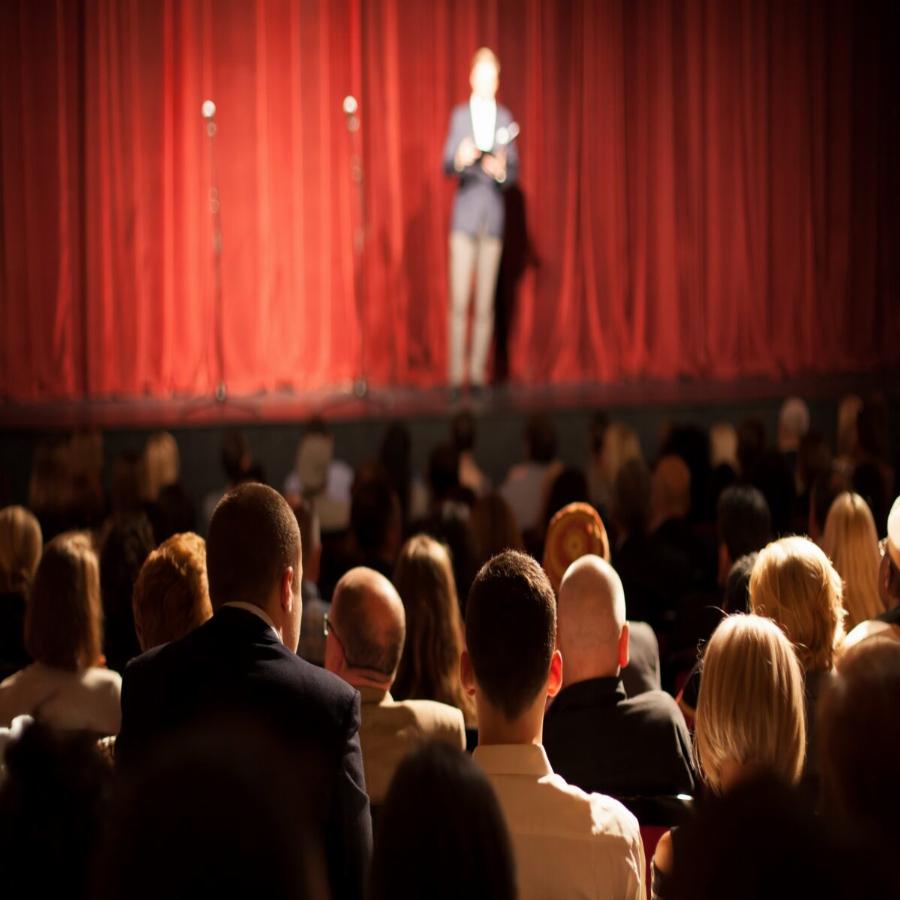 Ενίσχυση 534 ευρώ: Θα δοθεί σε εργαζόμενους της τέχνης, του πολιτισμού, ξεναγούς και τουριστικούς συνοδούς