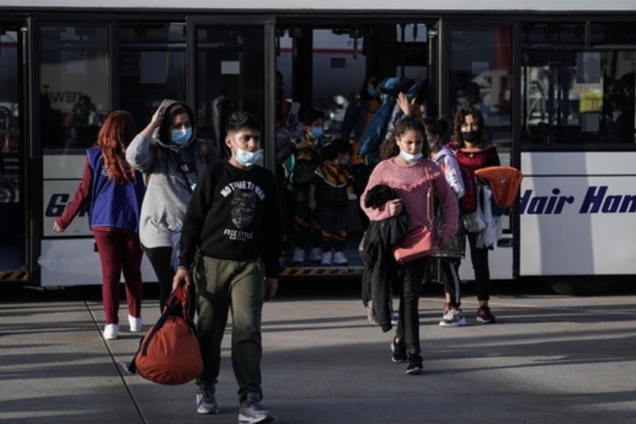 Ελλάδα πρόσφυγες: Αναχώρησαν για Γερμανία 101 πρόσφυγες