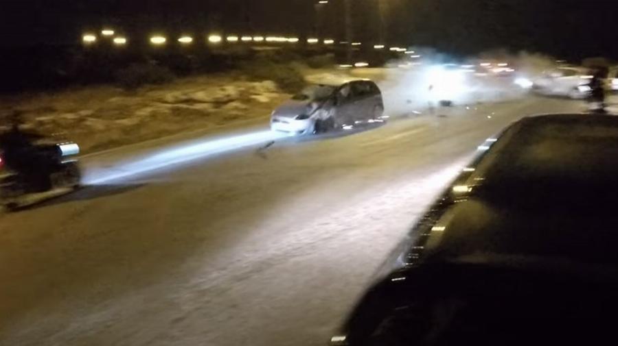 Λιμανάκια Βουλιαγμένης: Νέο βίντεο από το τροχαίο που έχει συγκλονίσει όλη την Ελλάδα – Οι στιγμές κόβουν την ανάσα