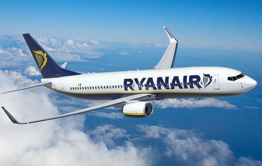 Ryanair νέες πτήσεις: Περισσότερες πτήσεις από Ηνωμένο Βασίλειο προς Κρήτη και Σαντορίνη