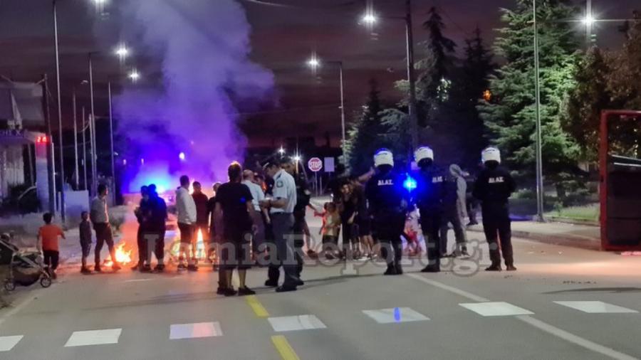 Λαμία Ρομά: Κάμερα κατέγραψε την επίθεσή τους – Βίντεο και φωτογραφίες από το περιστατικό