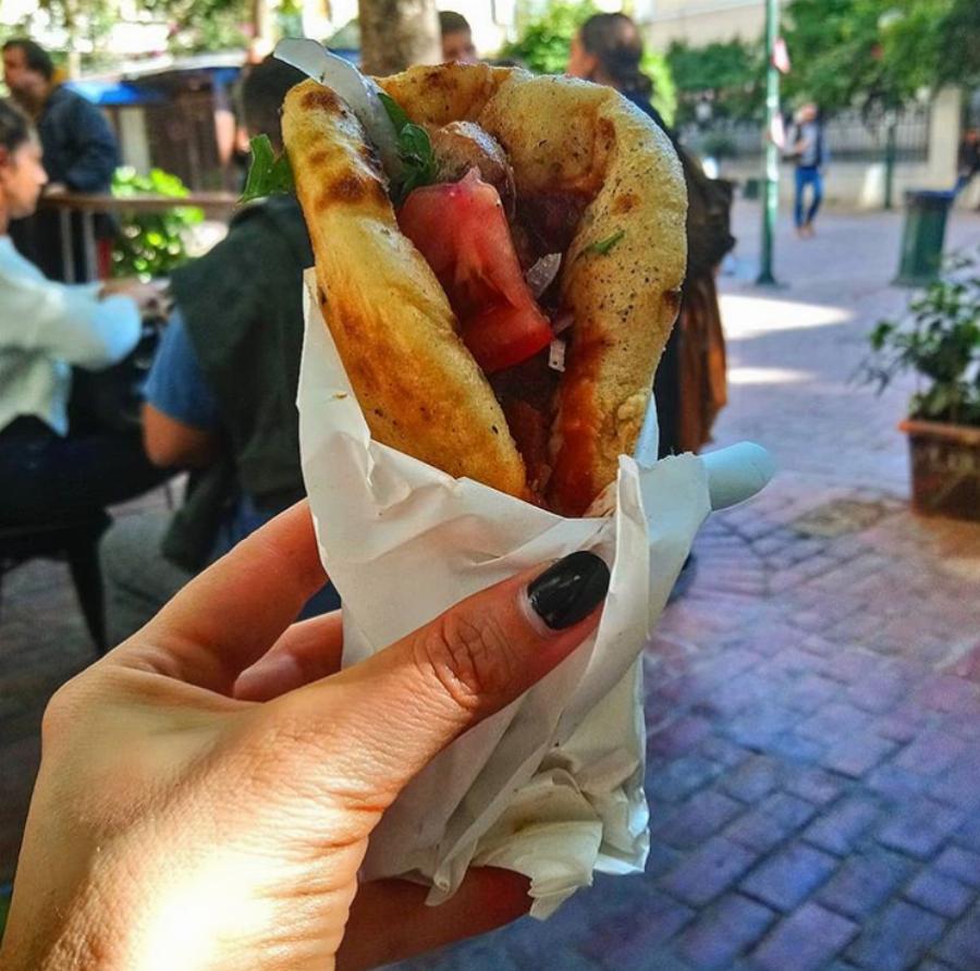 Τα πέντε καλύτερα μαγαζιά για να απολαύσεις τα καλύτερα σουβλάκια στην Αθήνα – Φθηνά και γευστικά όσο δεν φαντάζεσαι