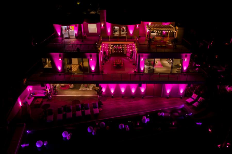 Σπίτι της Barbie: Η Airbnb το νοικιάζει μαζί με ρούχα, παπούτσια και αξεσουάρ της διάσημης κούκλας