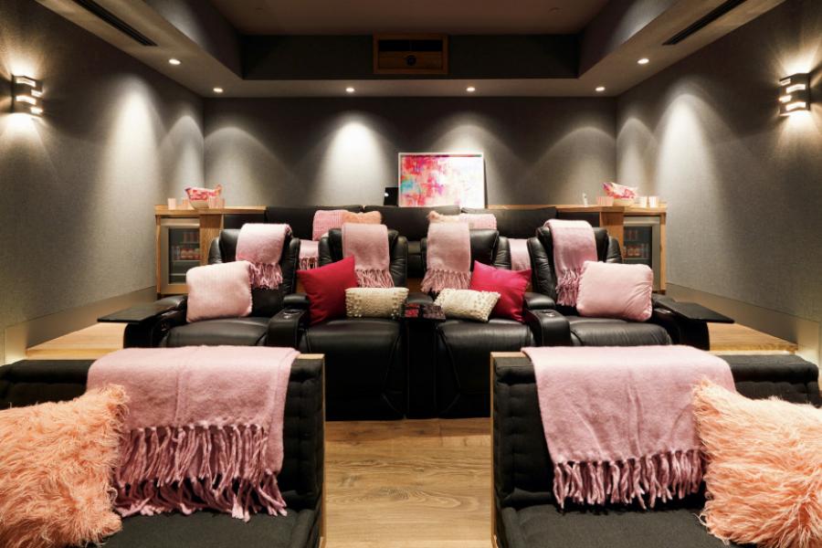 Σπίτι της Barbie: Η Airbnb το νοικιάζει μαζί με ρούχα, παπούτσια και αξεσουάρ της διάσημης κούκλας