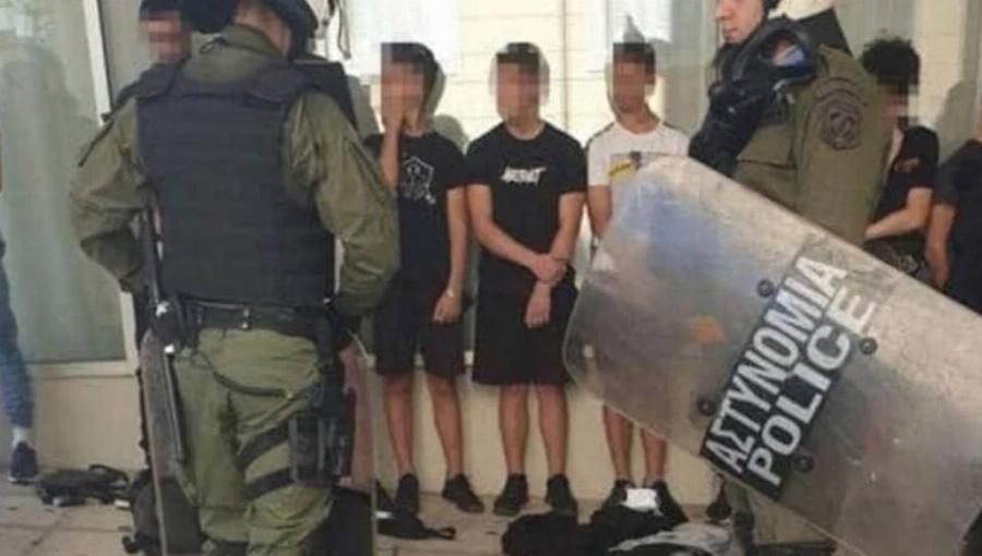 MAT και μαθητές: Καταγγελία μάνας για απειλές με χαστούκια από τα ΜΑΤ