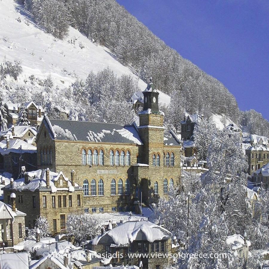 Το ομορφότερο χωριό της Ευρώπης βρίσκεται στη Φλώρινα, είναι ένα παραμύθι από χιόνι και μπορείς να το επισκεφτείς φέτος με 40ε το άτομο τη μέρα