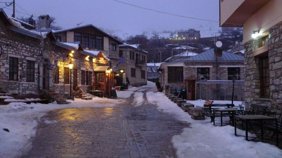 Το ομορφότερο χωριό της Ευρώπης βρίσκεται στη Φλώρινα, είναι ένα παραμύθι από χιόνι και μπορείς να το επισκεφτείς φέτος με 40ε το άτομο τη μέρα