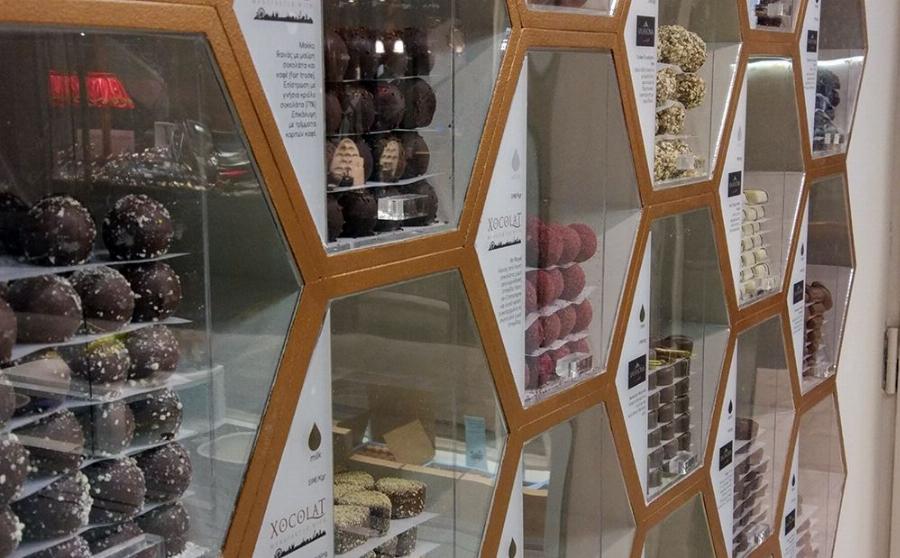 Η κρυφή στοά στο κέντρο της Αθήνας, που θα απολαύσεις τις καλύτερες σοκολάτες του κόσμου σε φοβερές τιμές
