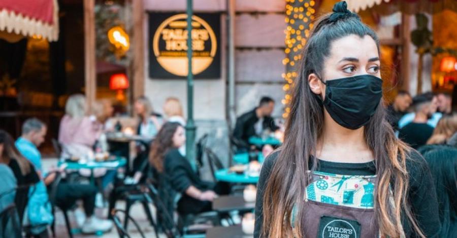 Κορονοϊός εστίαση: Θα κλείνουν τελικά στις 10 το βράδυ μπαρ και καταστήματα; – Αυτά είναι όλα τα σενάρια