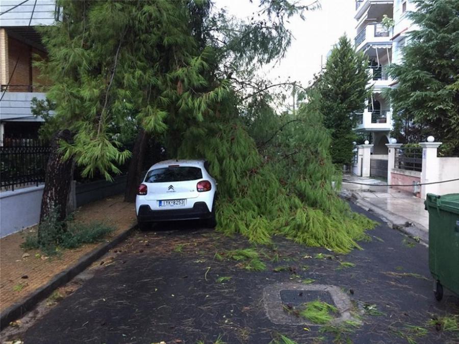Καταιγίδα στην Αττική: Τεράστιες ζημιές στο Νέο Ηράκλειο – Φωτογραφίες και βίντεο από την καταστροφή