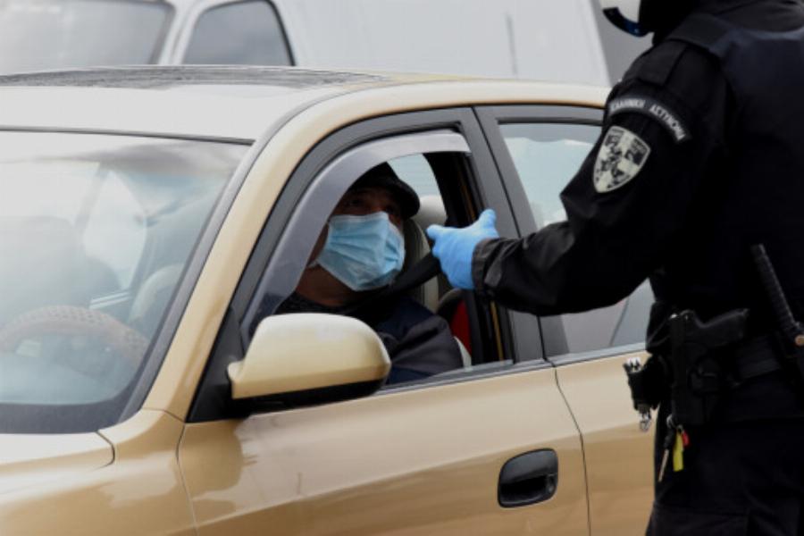 Λεπτομέρειες lockdown: Δείτε πόσα άτομα επιτρέπονται σε ΙΧ και ταξί