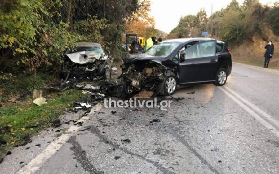 Θεσσαλονίκη τραγωδία: Σοκαριστικό τροχαίο με ένα νεκρό και ένα σοβαρά τραυματισμένο στα Πεύκα