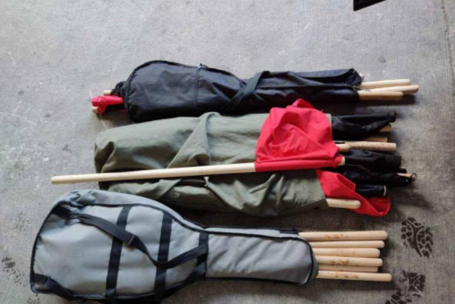 Πολυτεχνείο προσαγωγές: Η ΕΛ.ΑΣ προχώρησε σε προσαγωγές – Βρήκε ΙΧ γεμάτο με κοντάρια, κράνη και αντιασφυξιογόνες μάσκες