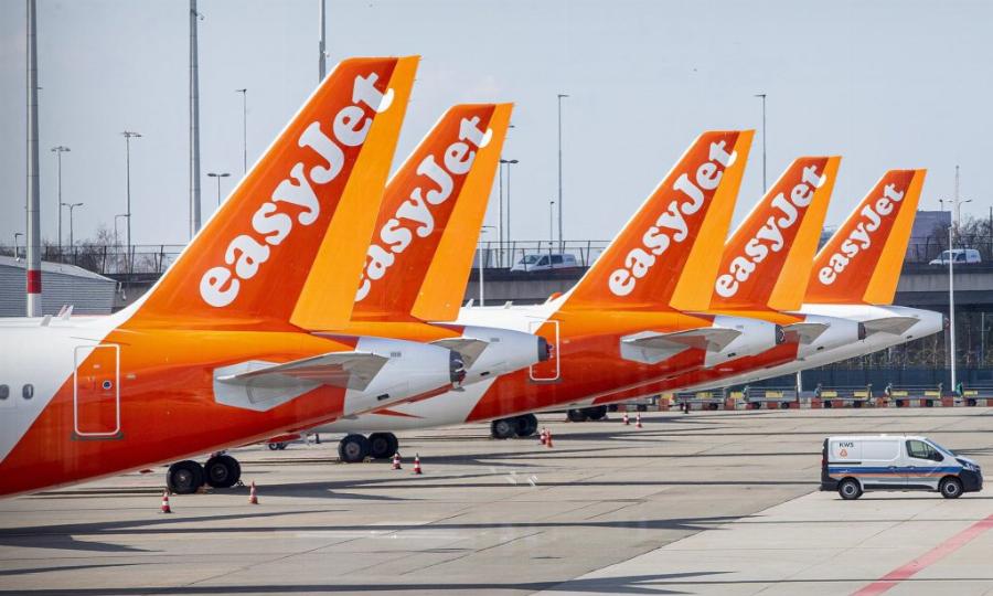 EasyJet: Η βρετανική αεροπορική εταιρία μειώνει πτήσεις και δρομολόγια