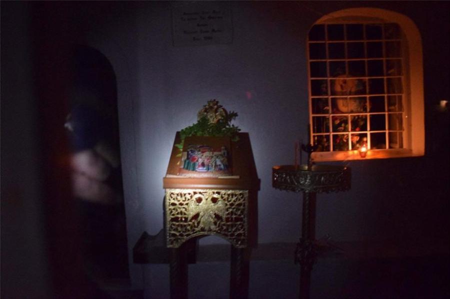 Ύδρα: Καταγγέλουν ιερέα ότι παραβίασε ιδιωτικό εκκλησάκι για να λειτουργήσει