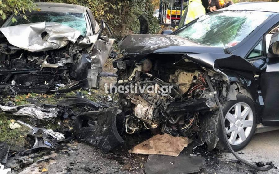 Θεσσαλονίκη τραγωδία: Σοκαριστικό τροχαίο με ένα νεκρό και ένα σοβαρά τραυματισμένο στα Πεύκα