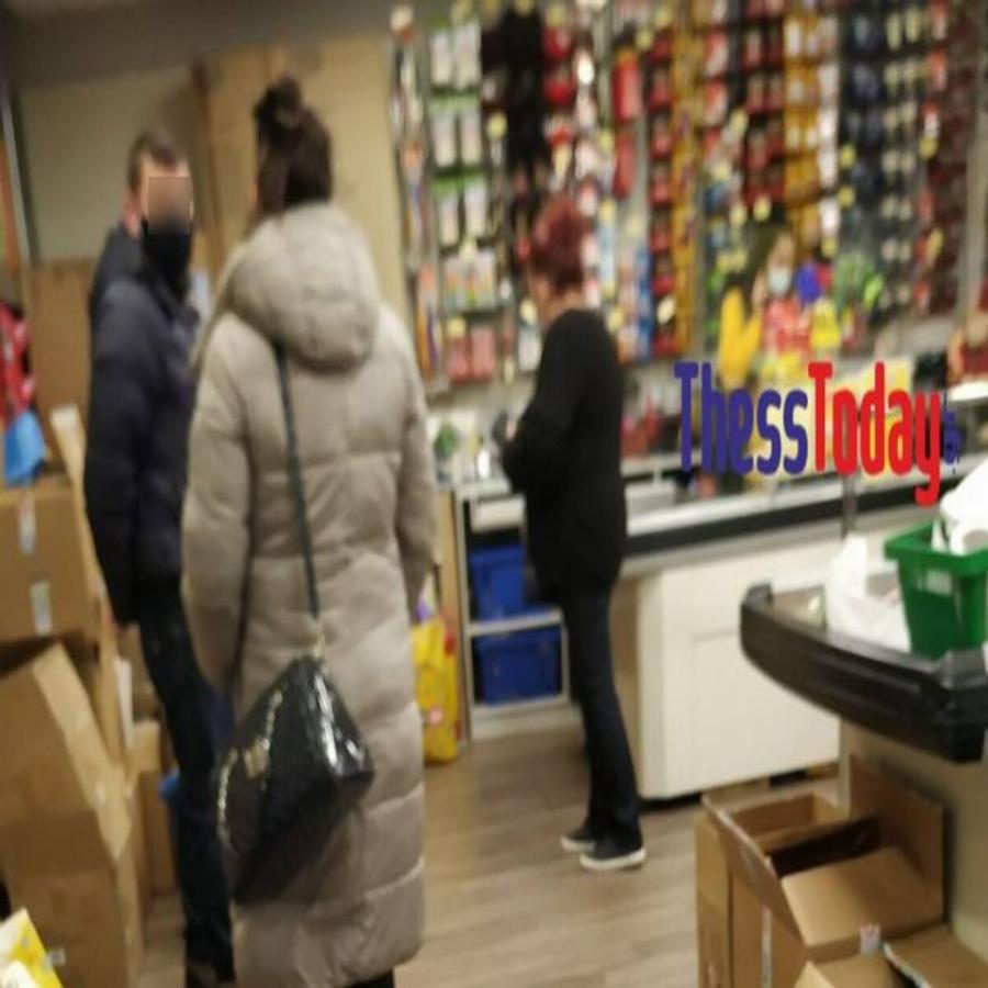 Κατερίνη: Σοκ με καταστήματα που άνοιξαν στην πόλη και έβαζαν κόσμο κρυφά από την πίσω πόρτα