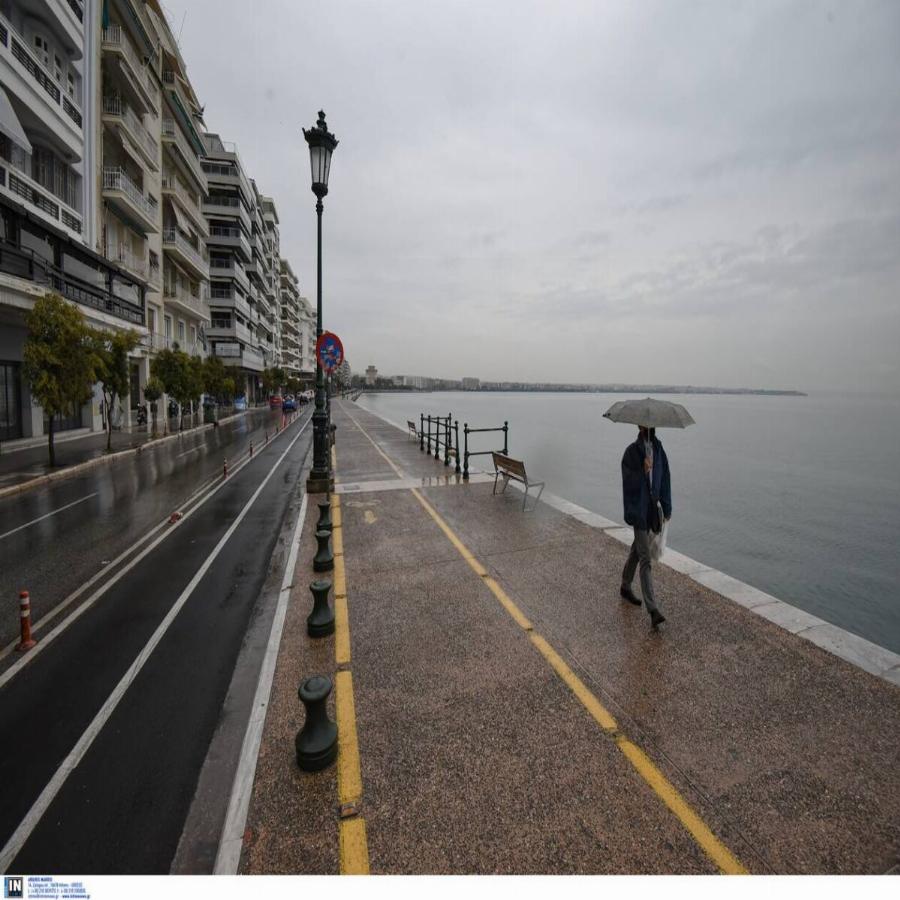 Κακοκαιρία στην Κρήτη: Οι πλημμύρες στο νησί γέμισαν με λάσπη τους δρόμους