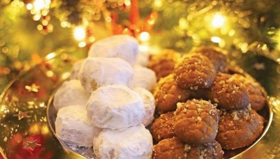 Χριστούγεννα 2020: Σταθερές οι τιμές σε κουραμπιέδες και μελομακάρονα – Δείτε πόσο κάνουν