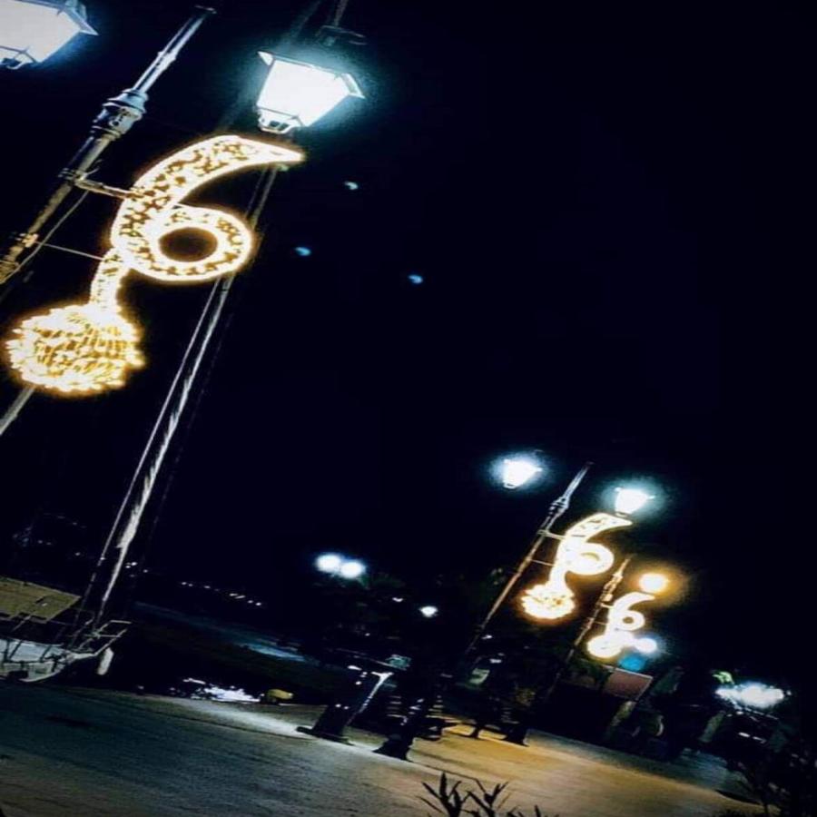 Χαλκίδα: Σωρεία αντιδράσεων για το χριστουγεννιάτικο στολισμό με το «666»