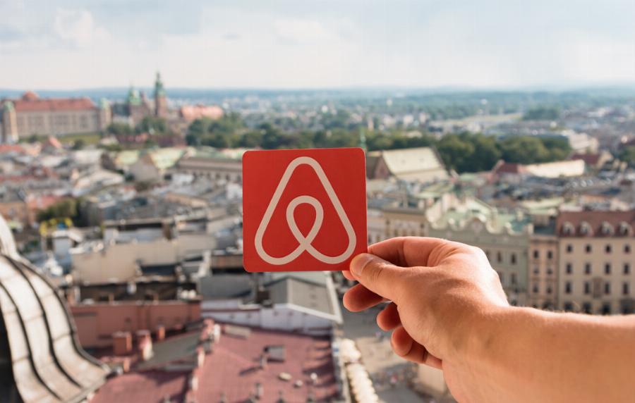 Κρατήσεις Airbnb: Ρεκόρ κρατήσεων εν όψει των διακοπών των Χριστουγέννων