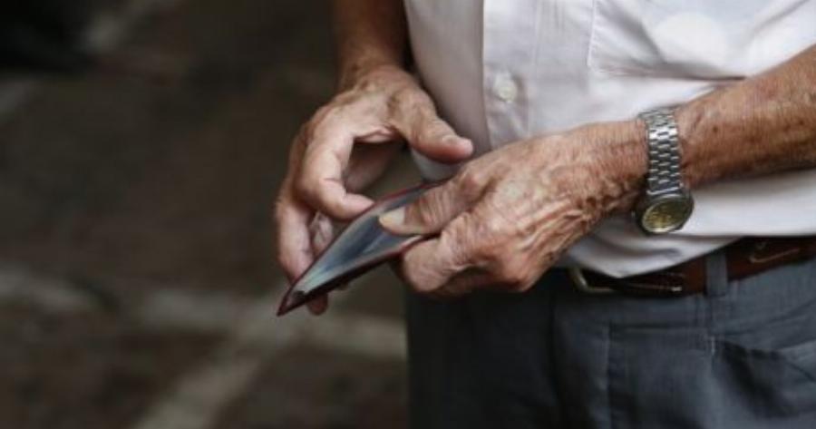 Ανατροπή στο παρά ένα με τις συντάξεις Μαρτίου: Πότε θα μπουν τα xρήματα