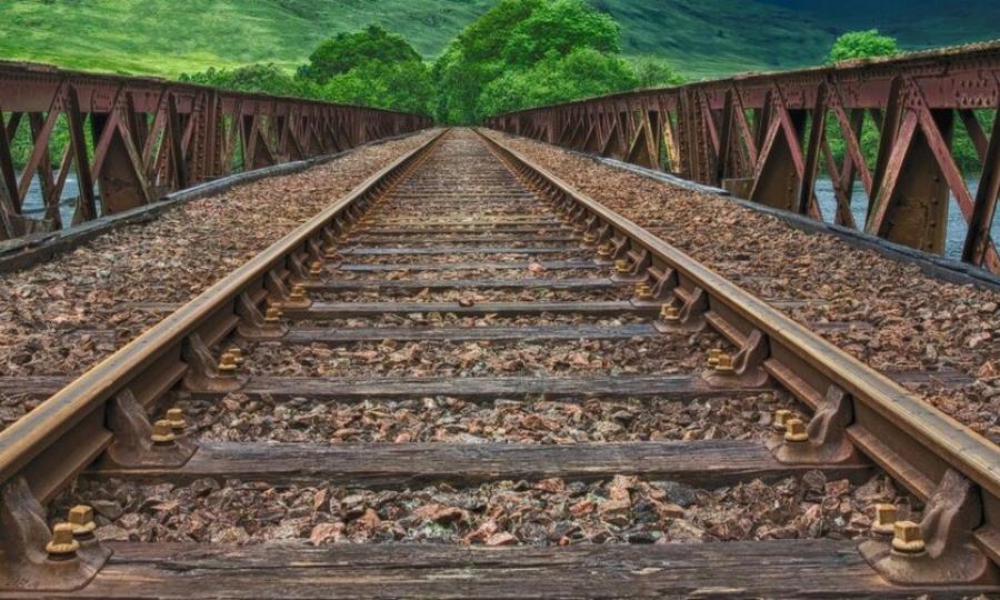 Πελοπόννησος: Θα επαναλειτουργήσει η εγκαταλελειμμένη σιδηροδρομική γραμμή