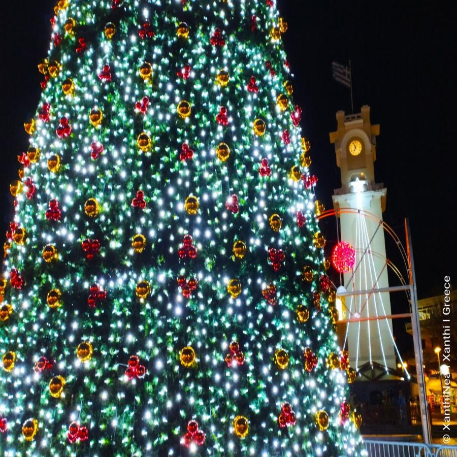 Ξάνθη: Η πόλη έχει «φορέσει» τα γιορτινά της και έχει στολιστεί, αλλά είναι έρημη από κόσμο