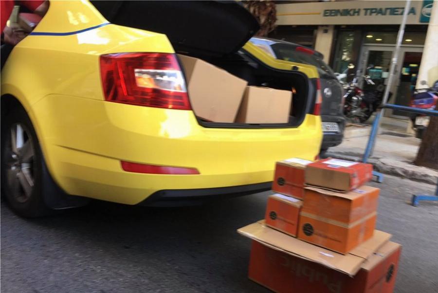 Παραγγελίες: Τα καταστήματα έχουν επιστρατεύσει μέχρι και ταξί – Αλαλούμ με τις ταχυμεταφορές