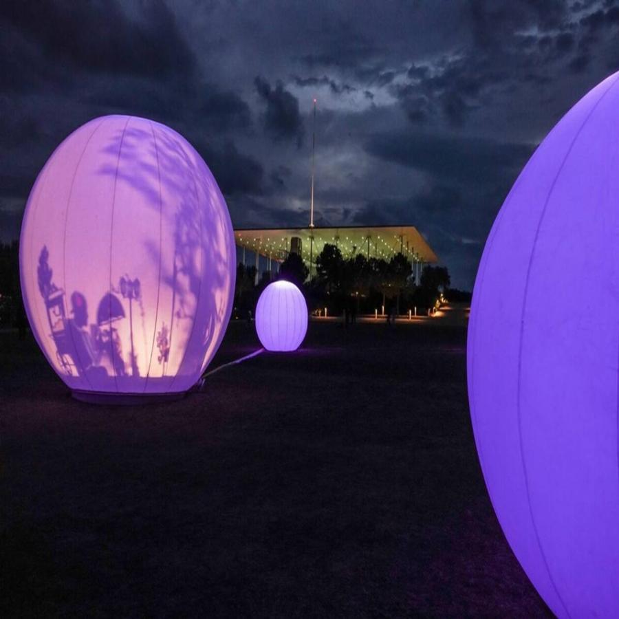 ΚΠΙΣΝ: Το Ίδρυμα Σταύρος Νιάρχος έβαλε τα γιορτινά του – Δείτε τον εντυπωσιακό χριστουγεννιάτικο στολισμό